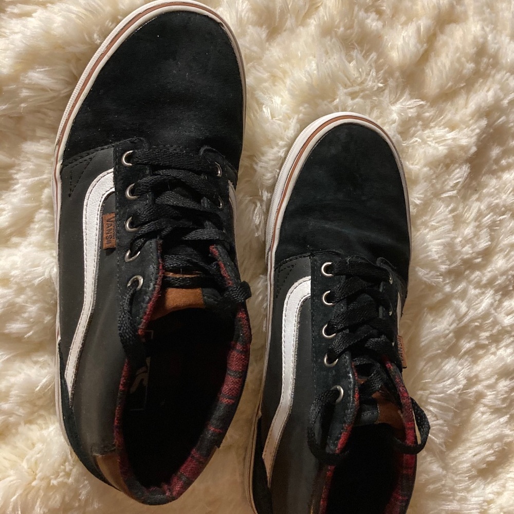 VANS Men’s Black Suede Shoes Sz:8 In Box